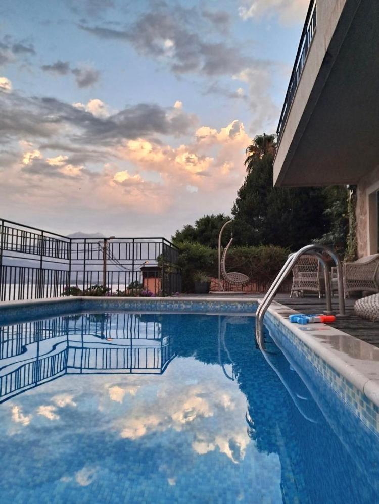 Apartment Tri Kiparisa 티바트 외부 사진