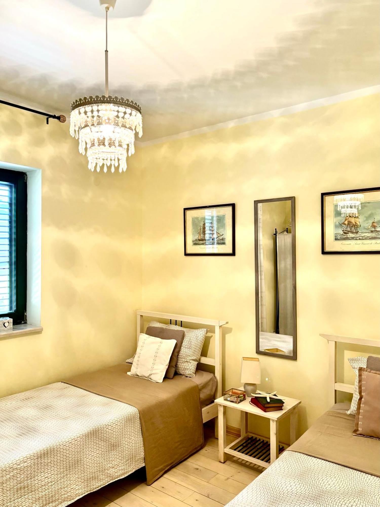 Apartment Tri Kiparisa 티바트 외부 사진